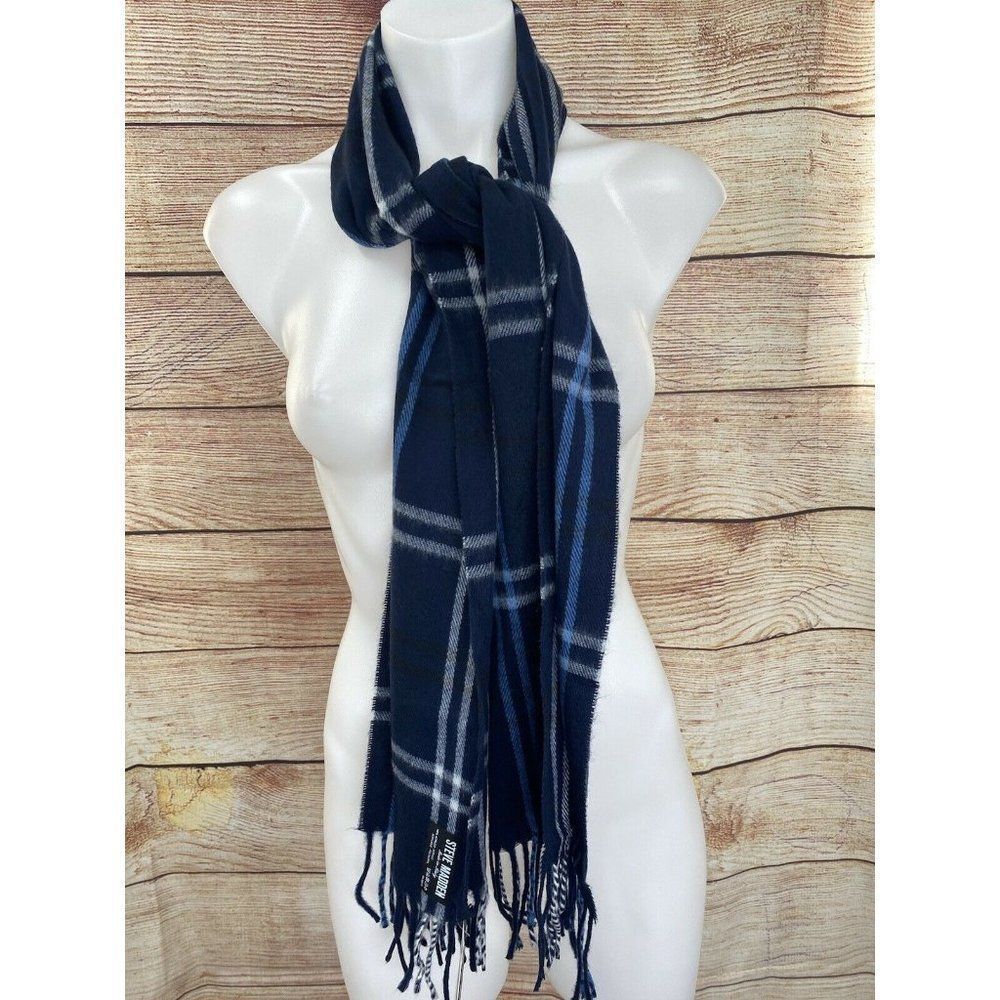 Steve Madden Mid Weight Cozy grey blue white Plaid Muffler Scarf